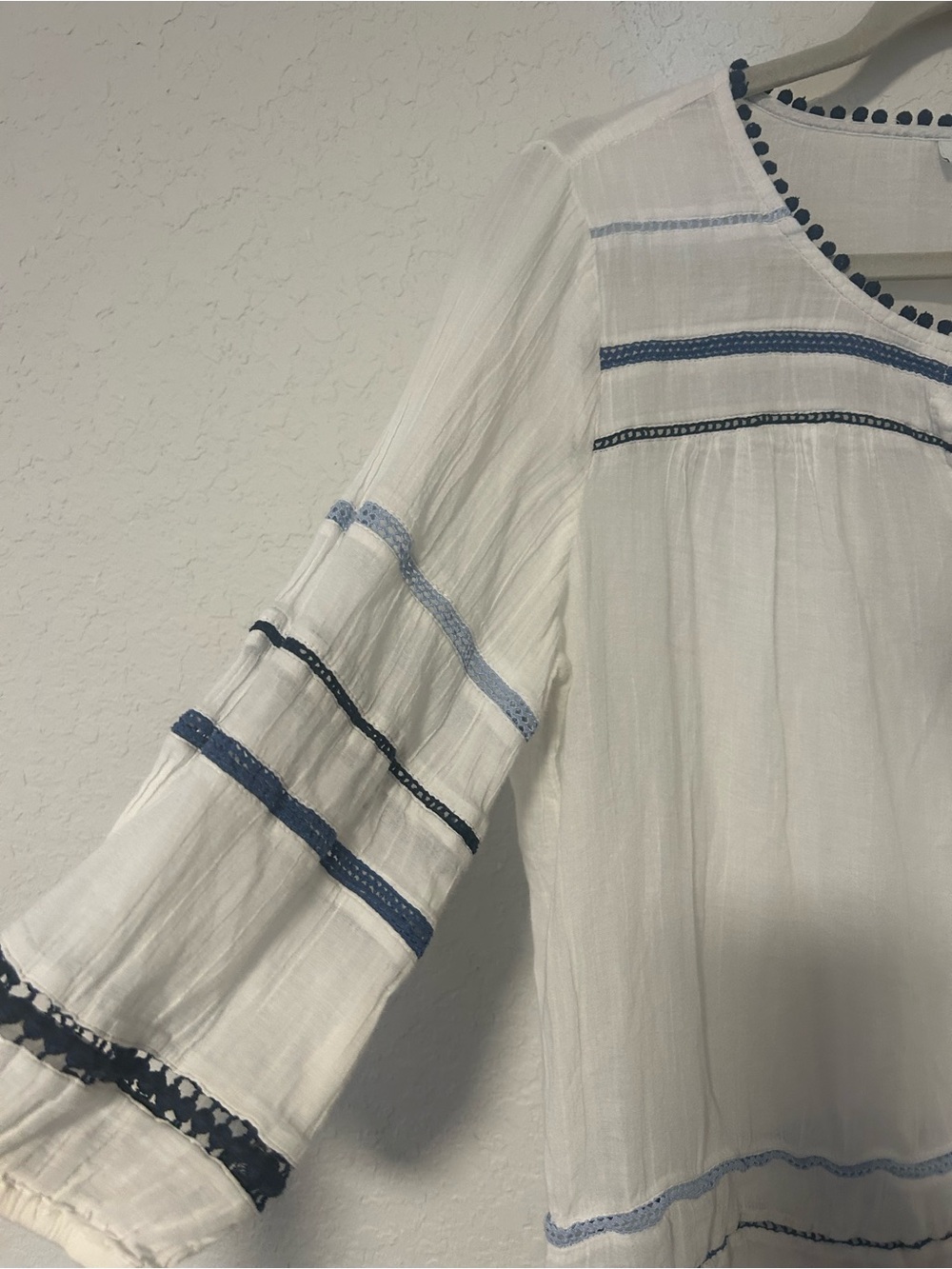 J. Jill 100 % Cotton White Blue Boho Tassel Blouse Women’s Medium Petite - Picture 3 of 11